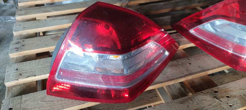 PILOTO TRASERO DERECHO