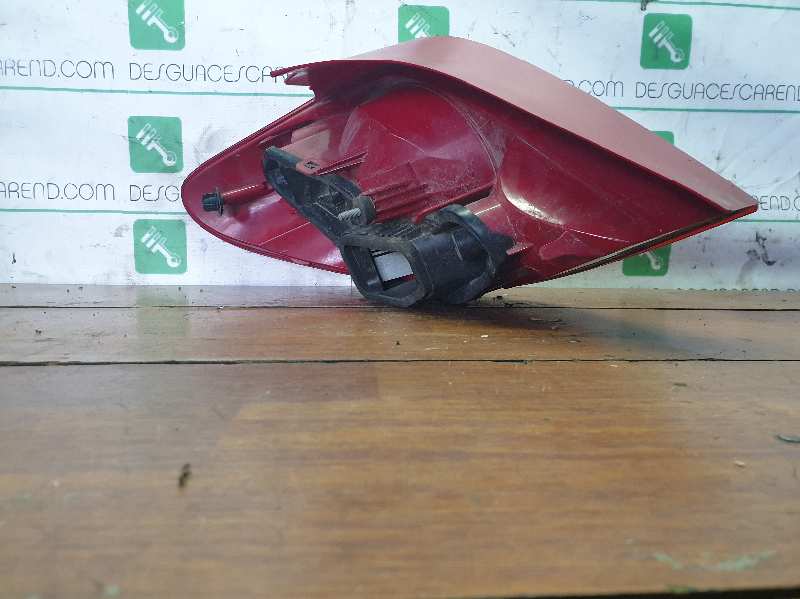 PILOTO TRASERO DERECHO