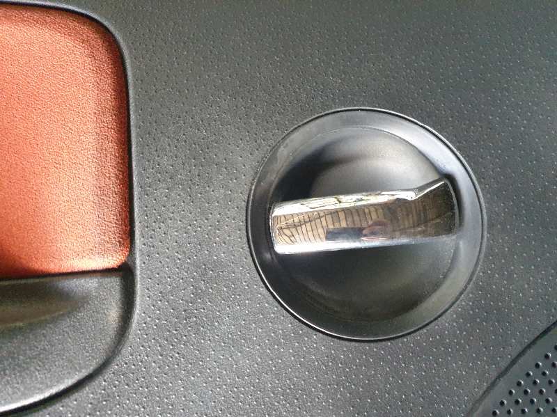 MANETA INTERIOR DELANTERA IZQUIERDA