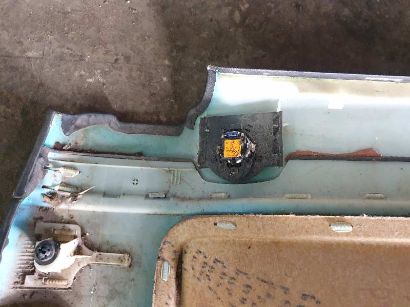 GUARNECIDO PUERTA TRASERA IZQUIERDA