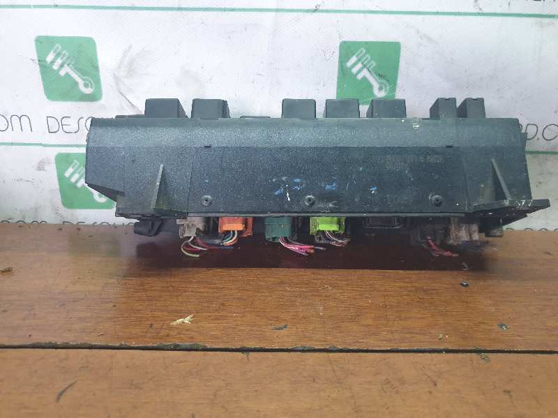 CAJA RELES / FUSIBLES