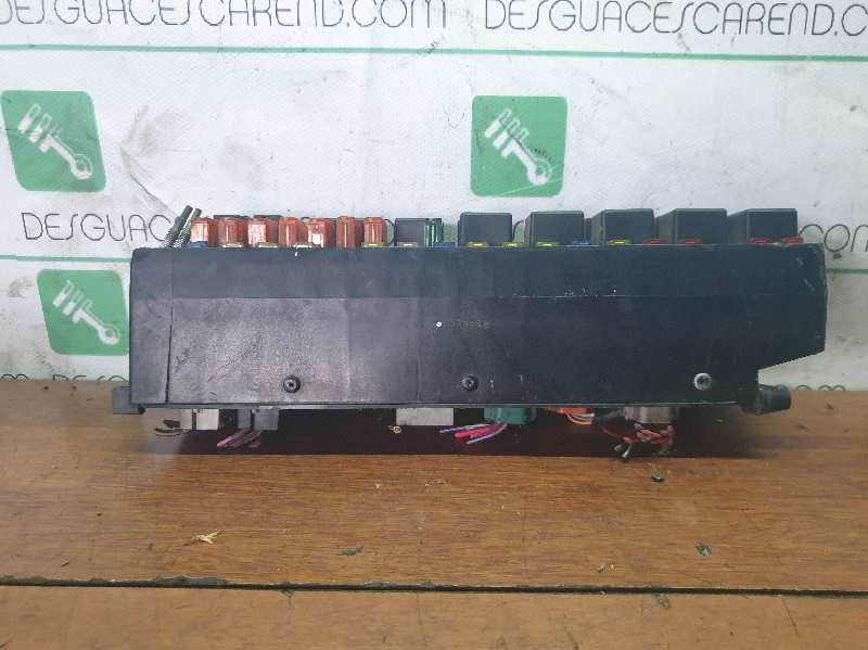 CAJA RELES / FUSIBLES