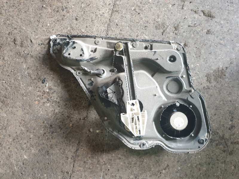 ELEVALUNAS TRASERO DERECHO