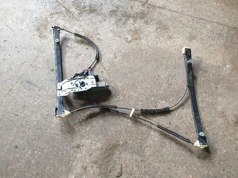 ELEVALUNAS DELANTERO IZQUIERDO