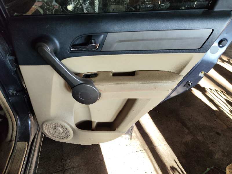 GUARNECIDO PUERTA TRASERA DERECHA