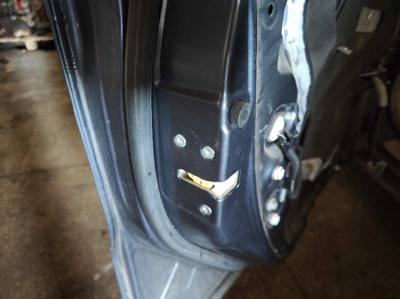 CERRADURA PUERTA TRASERA IZQUIERDA 