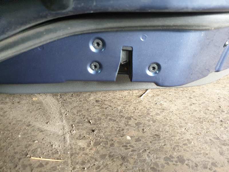 CERRADURA PUERTA TRASERA DERECHA 