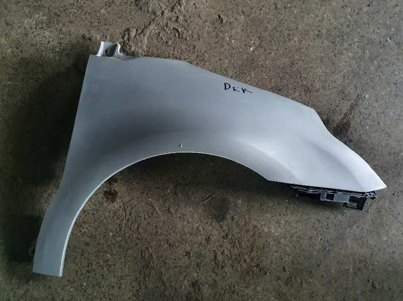 ALETA DELANTERA DERECHA