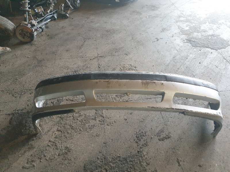 PARAGOLPES DELANTERO