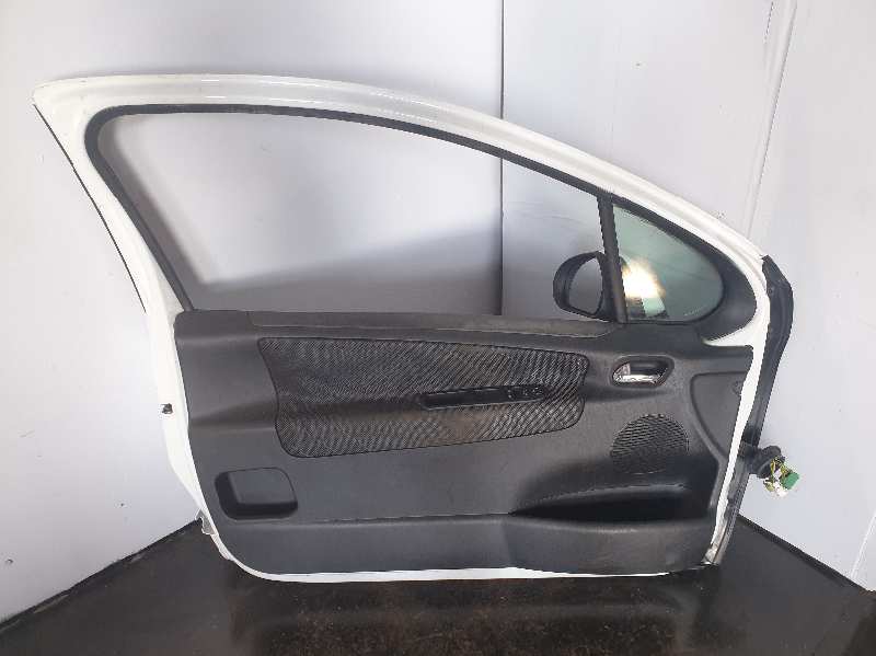 PUERTA DELANTERA IZQUIERDA