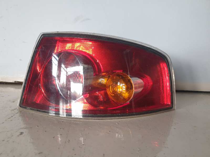 PILOTO TRASERO DERECHO