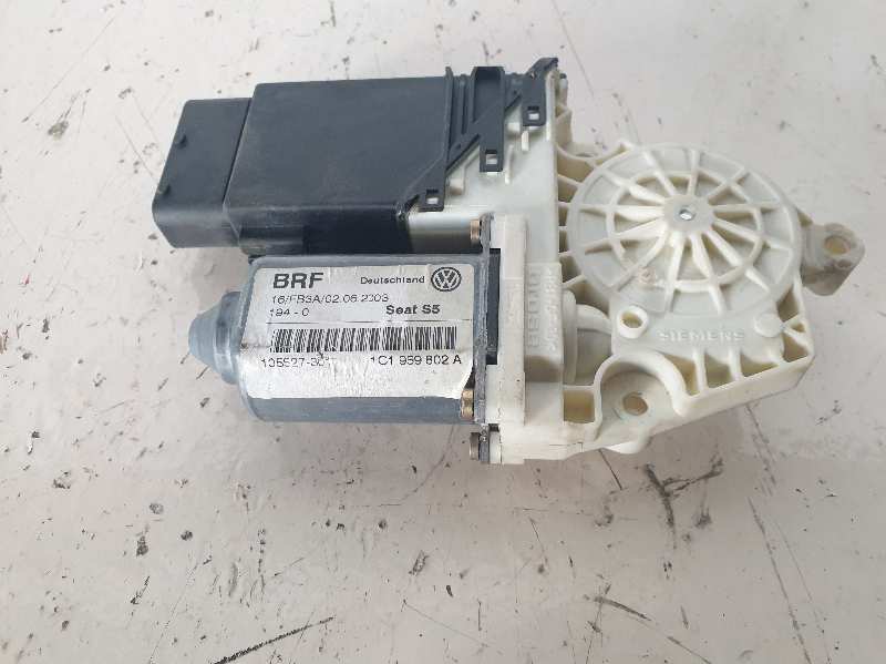 ELEVALUNAS DELANTERO DERECHO