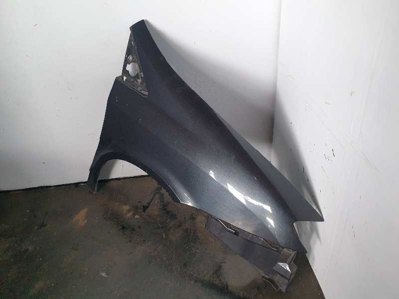 ALETA DELANTERA DERECHA