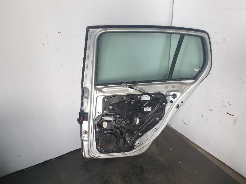 PUERTA TRASERA DERECHA