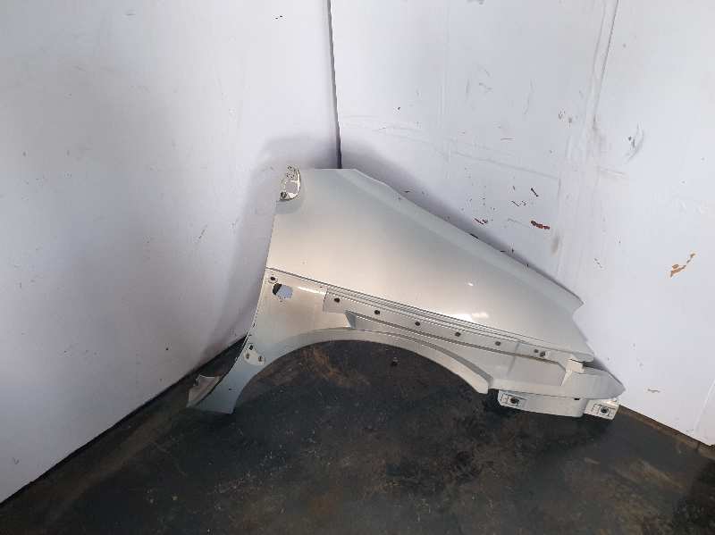 ALETA DELANTERA DERECHA