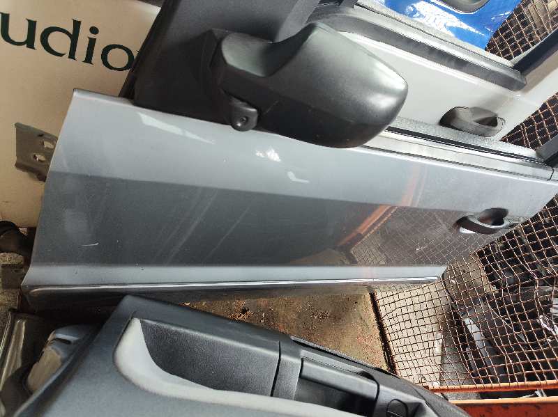 PUERTA DELANTERA IZQUIERDA