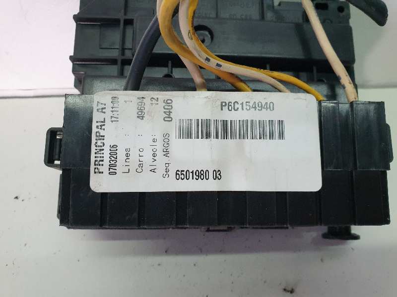 CAJA RELES / FUSIBLES