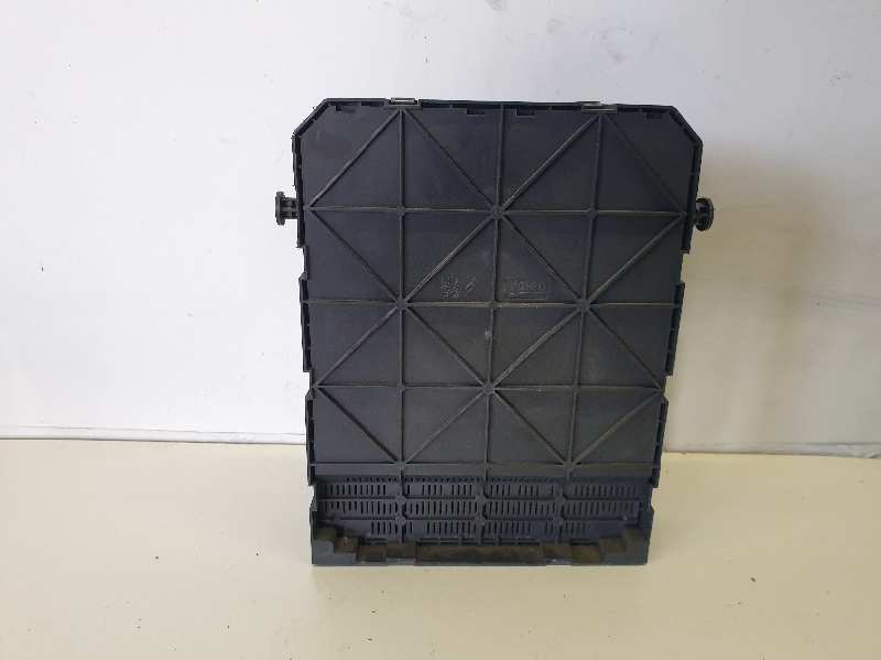 CAJA RELES / FUSIBLES