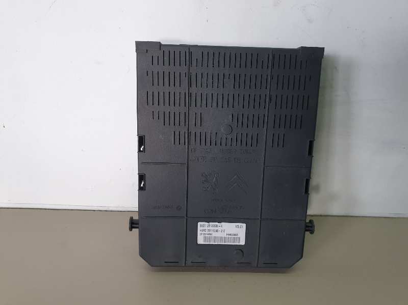 CAJA RELES / FUSIBLES