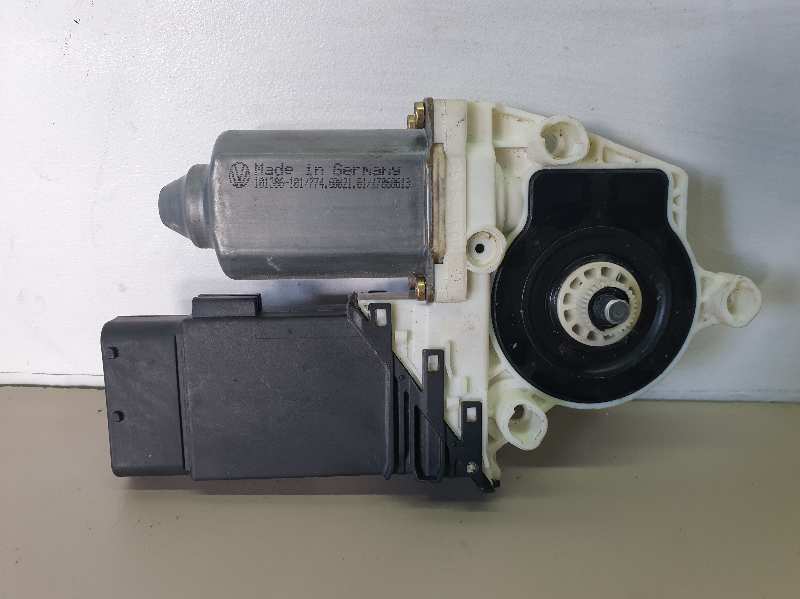 MOTOR ELEVALUNAS DELANTERO DERECHO