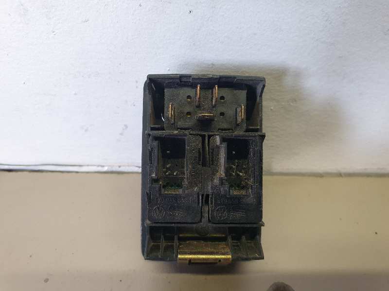 MANDO ELEVALUNAS DELANTERO IZQUIERDO 