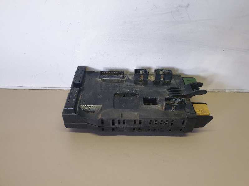 CAJA RELES / FUSIBLES