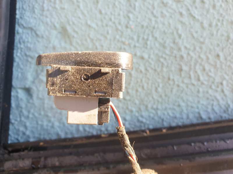 MANDO ELEVALUNAS DELANTERO DERECHO