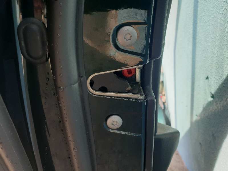 CERRADURA PUERTA TRASERA IZQUIERDA 