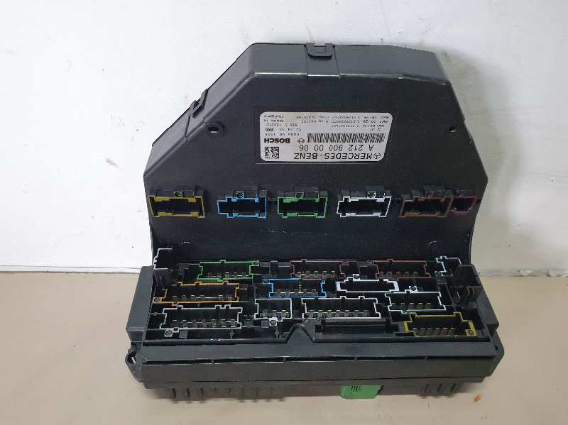 CAJA RELES / FUSIBLES