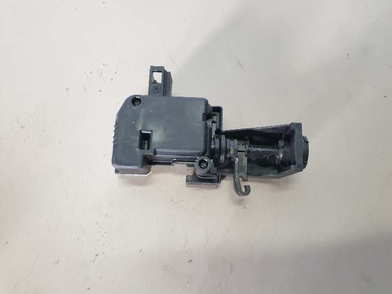 TAPA EXTERIOR COMBUSTIBLE