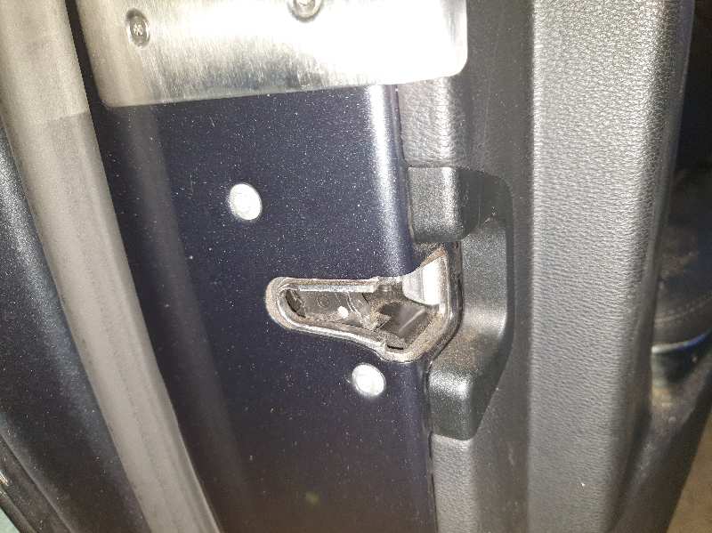 CERRADURA PUERTA DELANTERA IZQUIERDA 