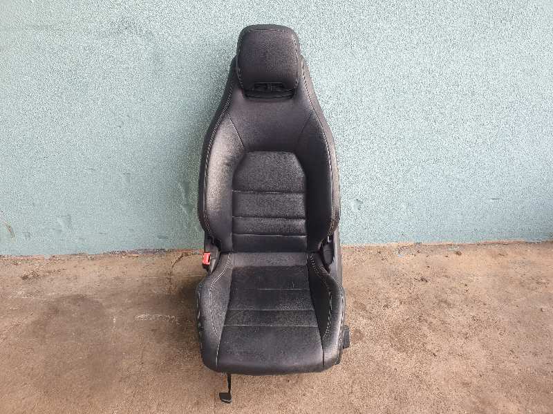 ASIENTO DELANTERO IZQUIERDO