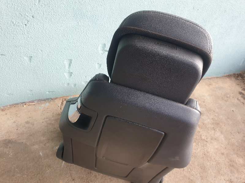 ASIENTO DELANTERO IZQUIERDO