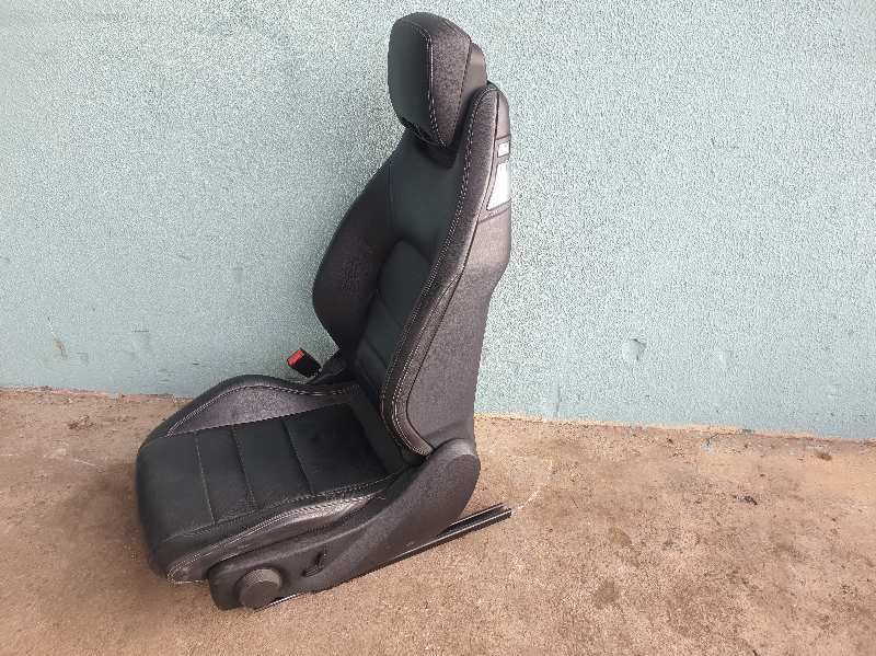 ASIENTO DELANTERO IZQUIERDO