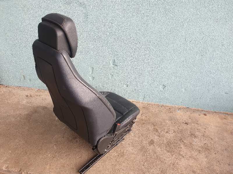 ASIENTO DELANTERO IZQUIERDO