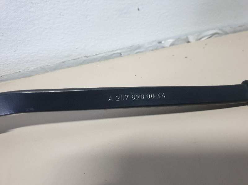 BRAZO LIMPIA DELANTERO IZQUIERDO