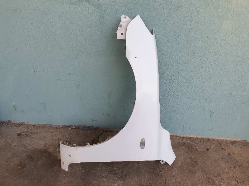 ALETA DELANTERA IZQUIERDA