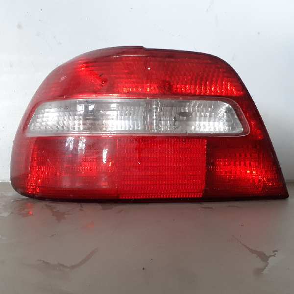 30621 PILOTO TRASERO IZQUIERDO VOLVO S40 BERLINA
