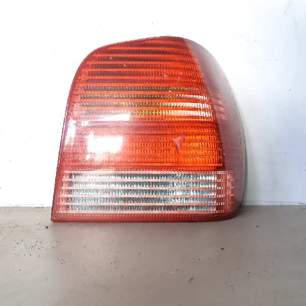 PILOTO TRASERO DERECHO