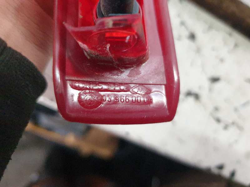 LUZ CENTRAL DE FRENO