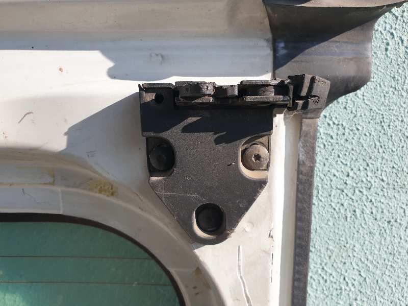 CERRADURA PUERTA TRASERA DERECHA 