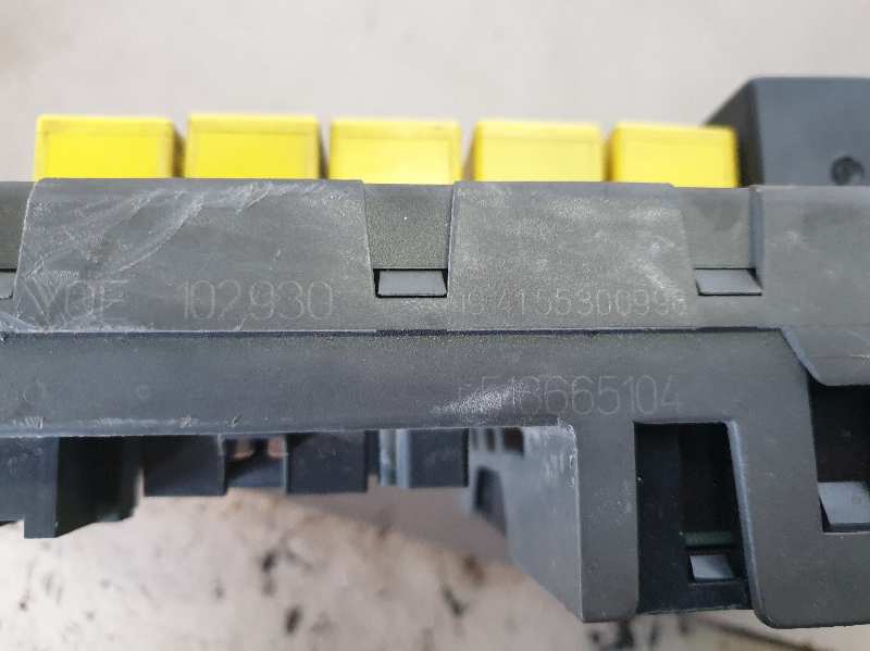 CAJA RELES / FUSIBLES