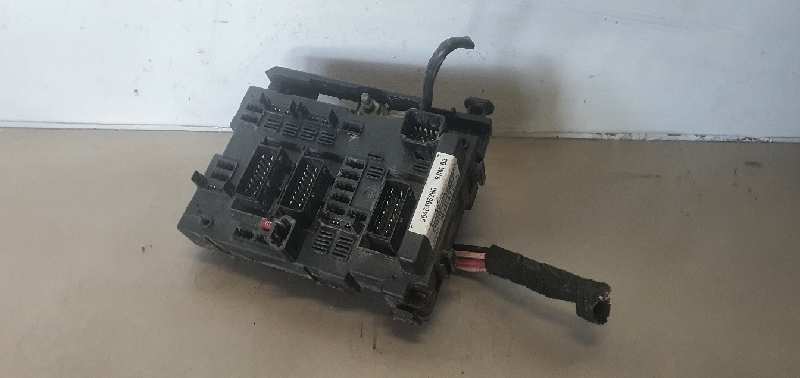 CAJA RELES / FUSIBLES