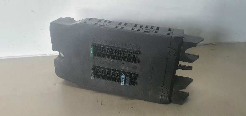 CAJA RELES / FUSIBLES