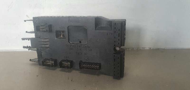 CAJA RELES / FUSIBLES