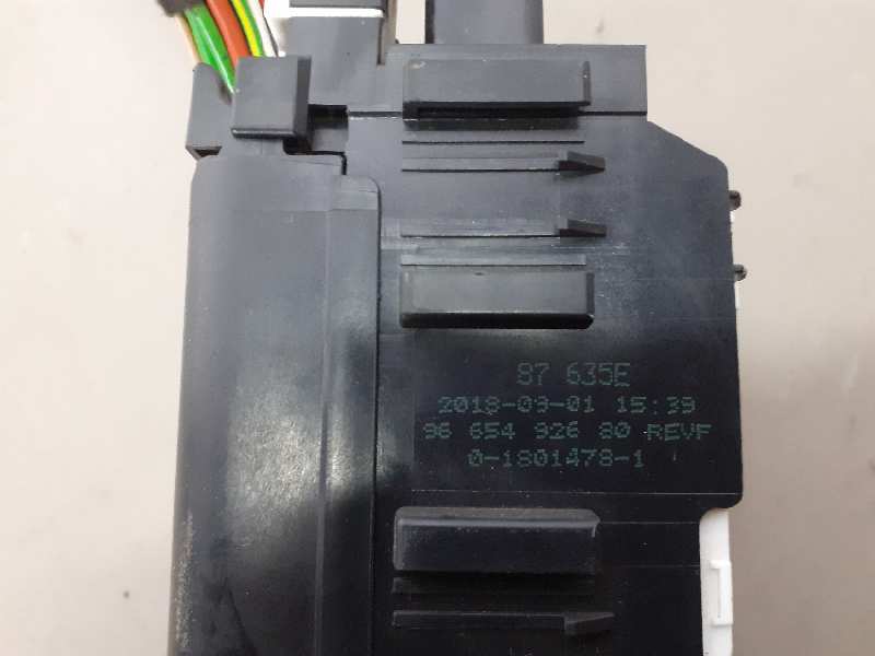 CAJA RELES / FUSIBLES