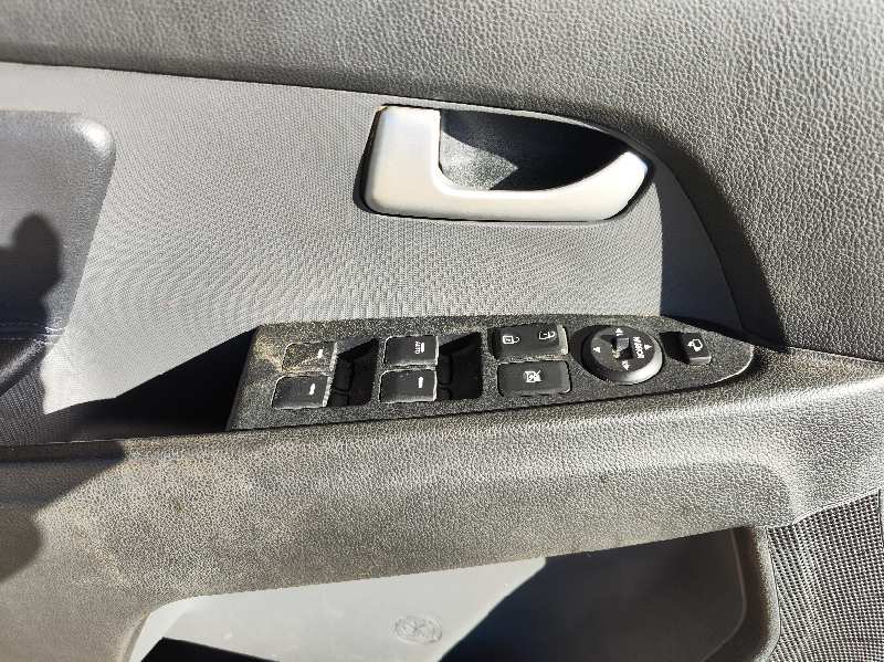 MANDO ELEVALUNAS DELANTERO IZQUIERDO 