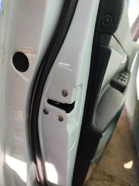 CERRADURA PUERTA DELANTERA IZQUIERDA 