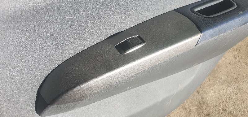 MANDO ELEVALUNAS TRASERO DERECHO