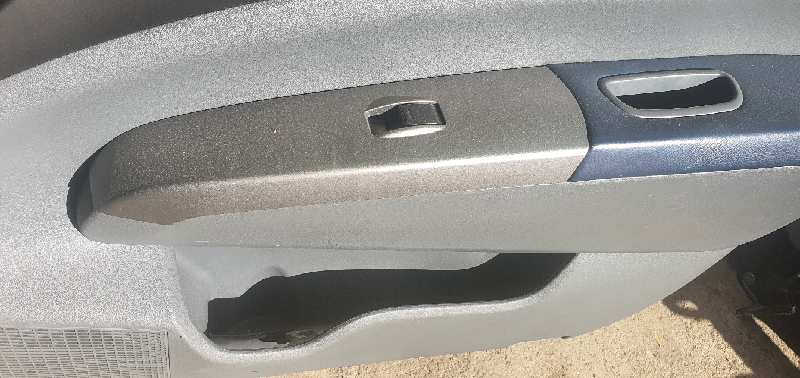 MANDO ELEVALUNAS DELANTERO DERECHO